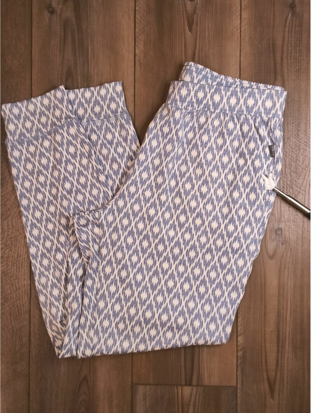 Eddie Bauer Ultra Soft Knit Lounge Pants Blue White Geometric Diamond Med